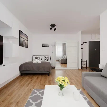 Comfy Legnicka By Renters *