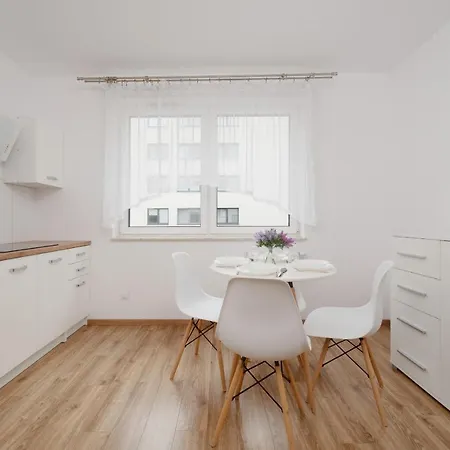 Comfy Legnicka By Renters شقة فروتسواف