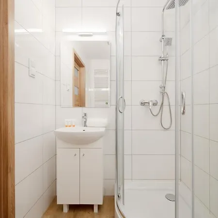 Comfy Legnicka By Renters فروتسواف