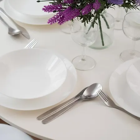 Comfy Legnicka By Renters شقة