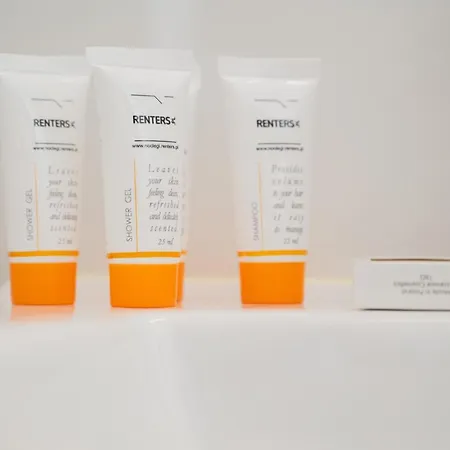 Comfy Legnicka By Renters شقة *