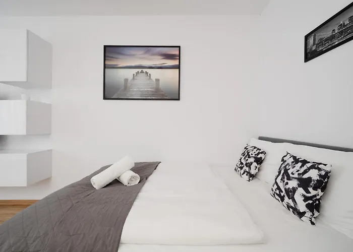 アパート Comfy Legnicka By Renters