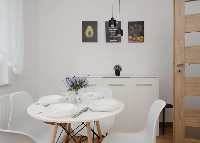 アパート Comfy Legnicka By Renters